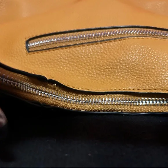 Bolzano Handbag - Picture 4 of 12